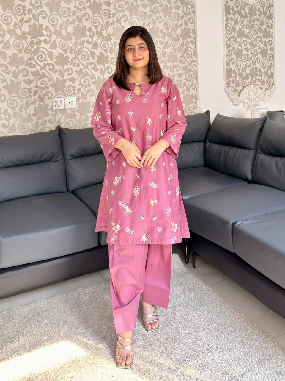 Momina 2pcs