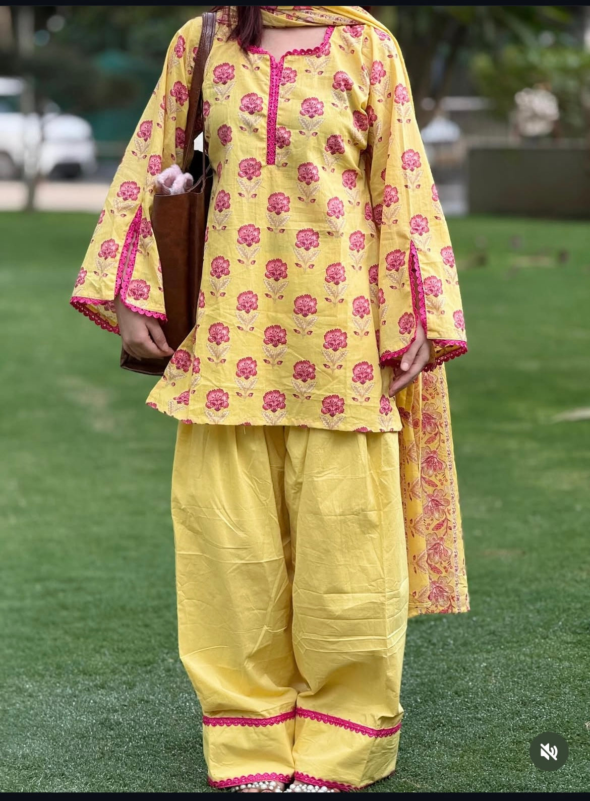 Roshni 3pcs