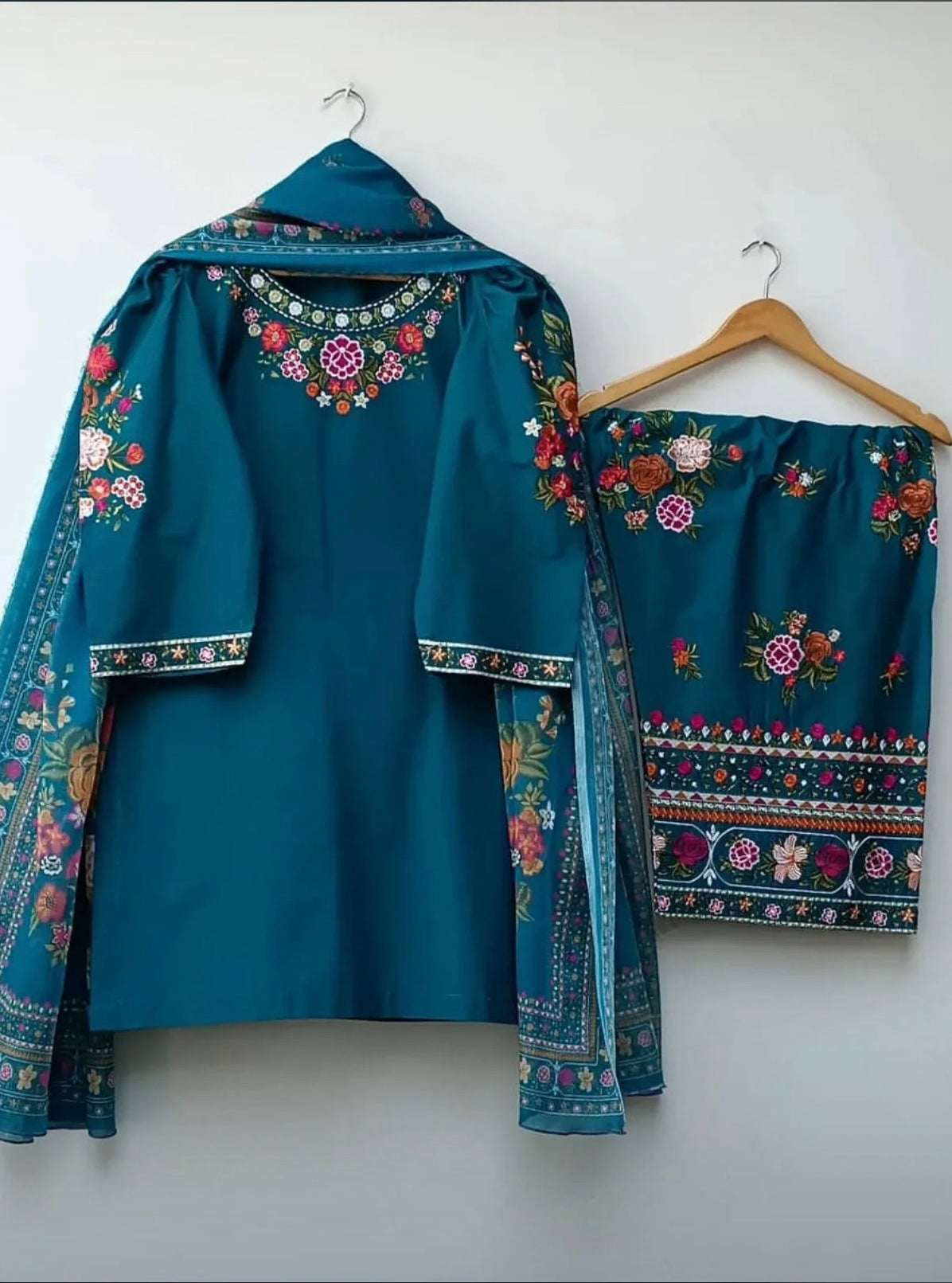 Maysuri 3pcs lawn duppata