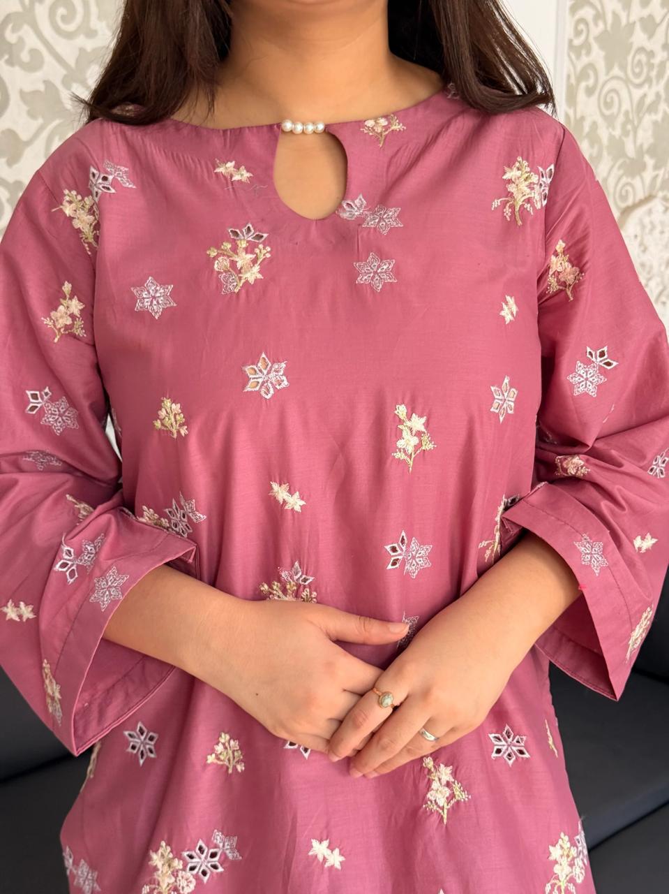 Momina 2pcs